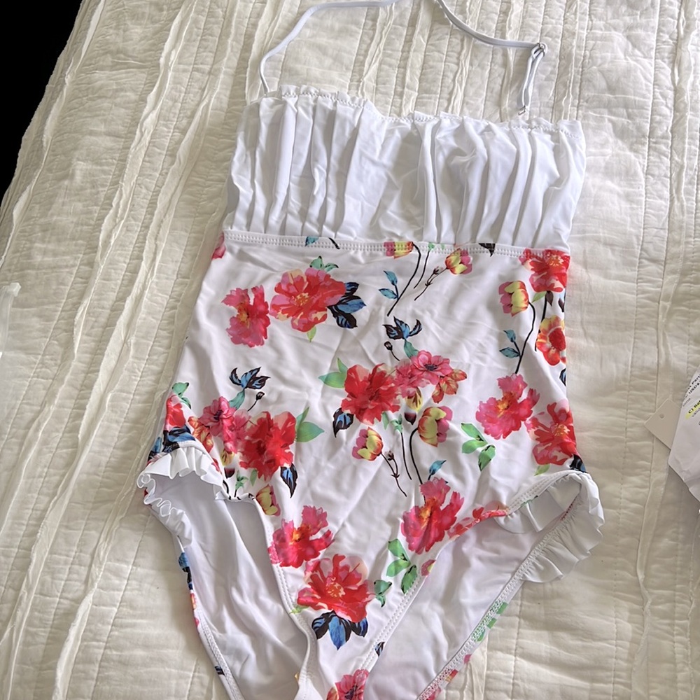 Beachsissi white floral one-piece